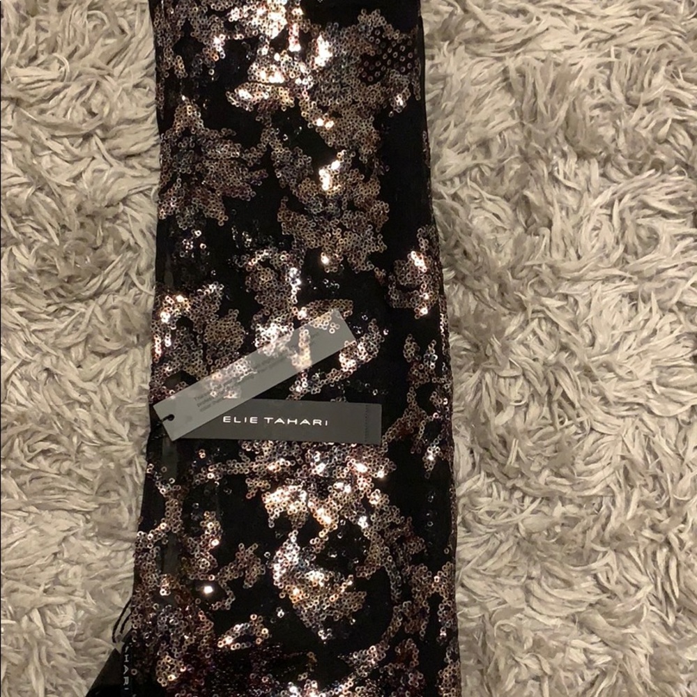 Elie Tahari Scarf